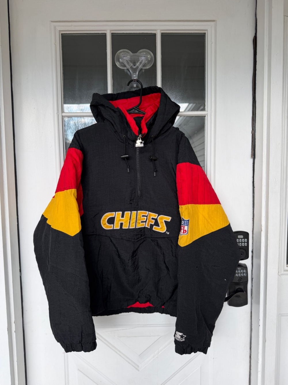 M VINTAGE STARTER KANSAS CITY CHIEFS JACKET (waist zipper missing)